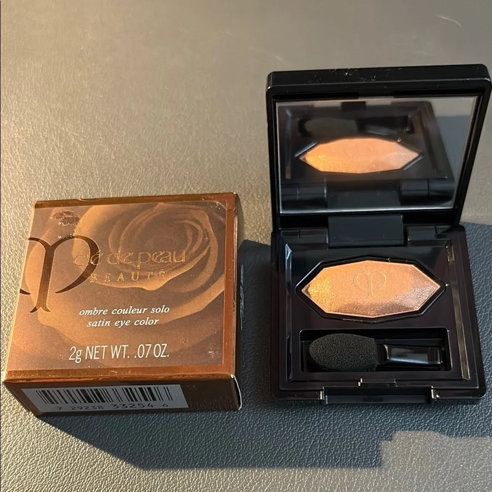 Clé de Peau Beauté Satin Eye Color in shade 121 NIB